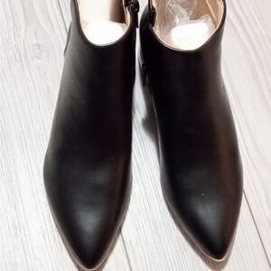 (64-4412) Coutgo Women's Boots Sz 5.5